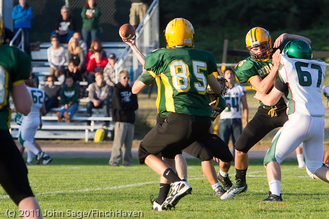 3187 Football v Chelan 090211
