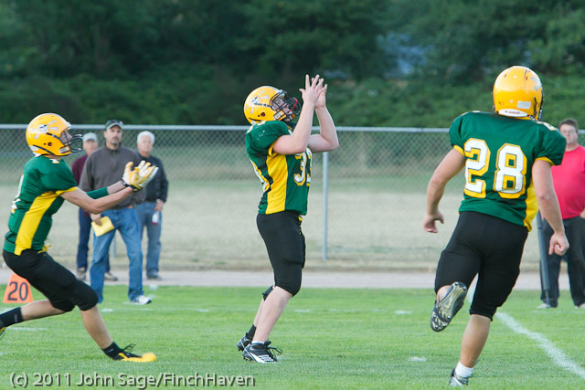 3452 Football v Chelan 090211