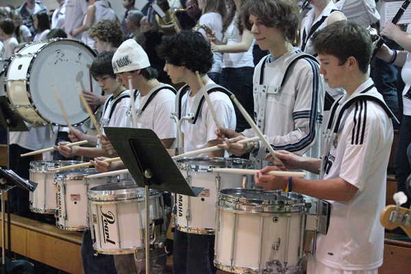 2681 Band Cheer and Crowd Control v CascChr 121809