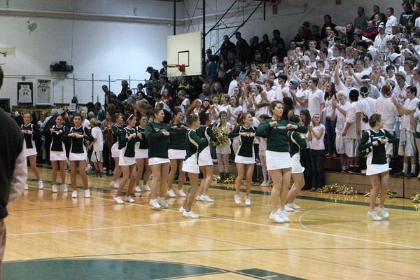 2985 Band Cheer and Crowd Control v CascChr 121809