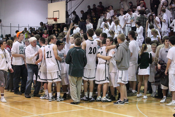 3005 Boys Varsity BBall v CascChr 121809