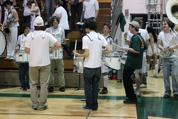 3006 Band Cheer and Crowd Control v CascChr 121809