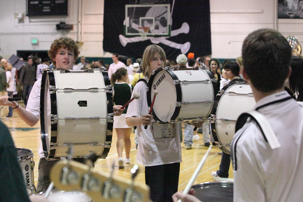 3018 Band Cheer and Crowd Control v CascChr 121809