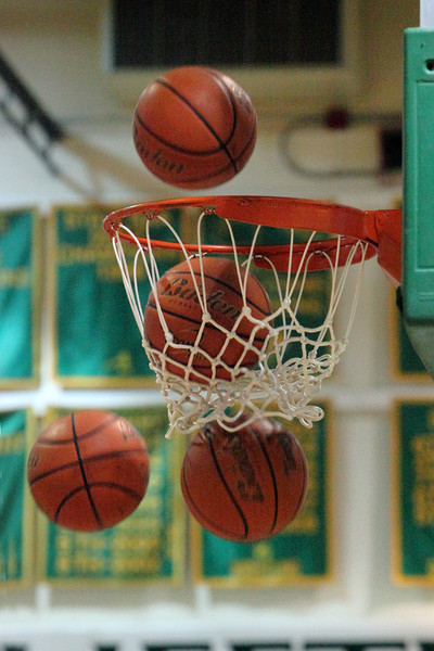 19183 Girls Varsity BBall v Fife 120909