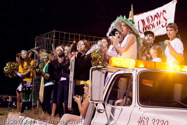 5485 VHS Homecoming Parade 2011 100711