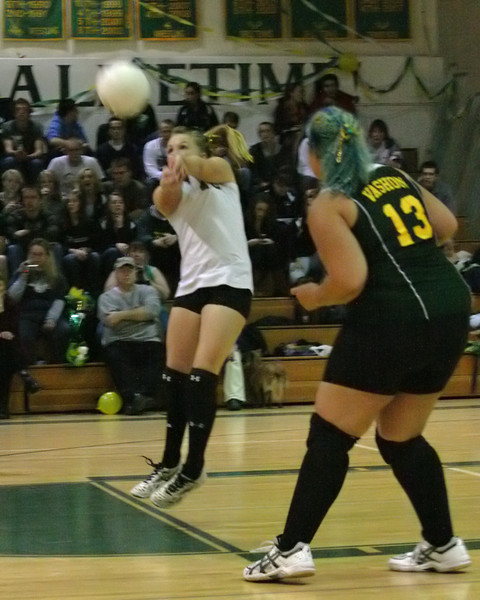 6482 Varsity Volleyball v Orting 102109