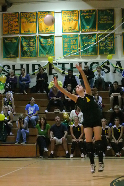 6484 Varsity Volleyball v Orting 102109